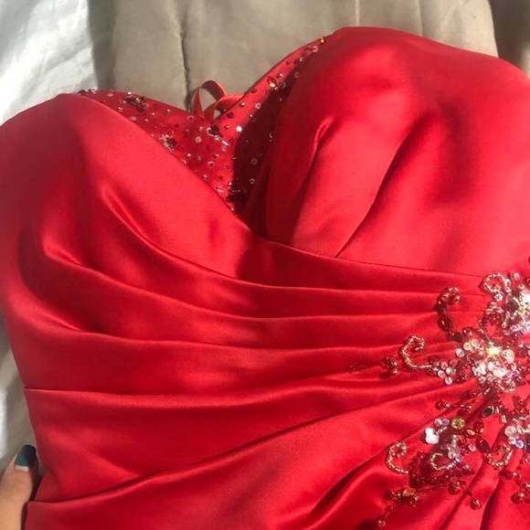 Dress - Picture 2 of 3